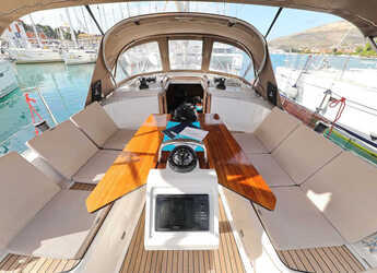 Chartern Sie segelboot in Trogir (ACI marina) - Bavaria Cruiser 37 - 3 cab.