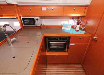 Chartern Sie segelboot in Trogir (ACI marina) - Bavaria Cruiser 37 - 3 cab.