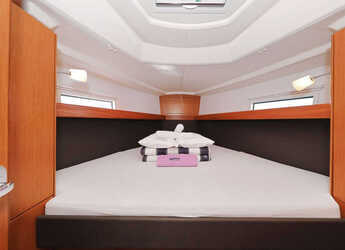 Chartern Sie segelboot in Trogir (ACI marina) - Bavaria Cruiser 37 - 3 cab.