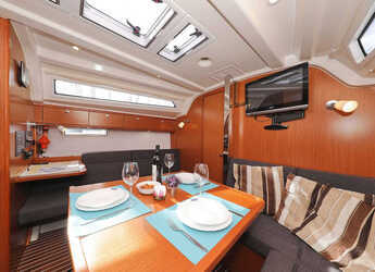 Chartern Sie segelboot in Trogir (ACI marina) - Bavaria Cruiser 37 - 3 cab.