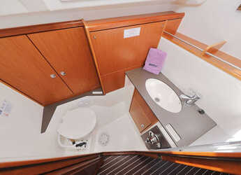 Chartern Sie segelboot in Trogir (ACI marina) - Bavaria Cruiser 37 - 3 cab.
