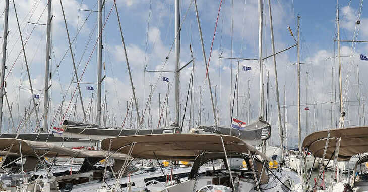 Rent a sailboat in Kornati Marina - Bavaria Cruiser 41S