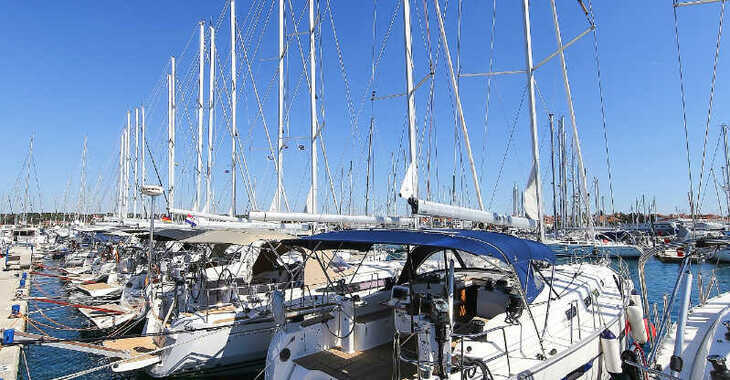 Rent a sailboat in Marina Kornati - Bavaria Cruiser 45 - 4 cab.