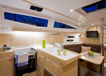Alquilar velero en Marina Kastela - Elan Impression 35