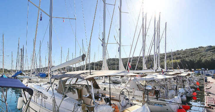 Rent a sailboat in Veruda Marina - Bavaria Cruiser 46 - 4 cab.
