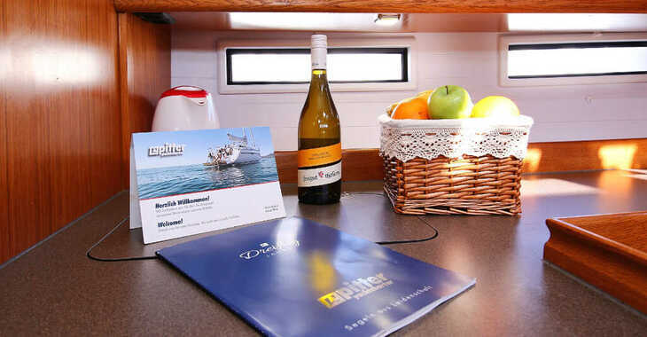 Chartern Sie segelboot in Veruda - Bavaria Cruiser 46 - 4 cab.