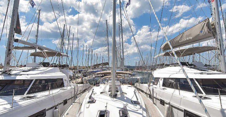 Rent a sailboat in Kornati Marina - Bavaria Cruiser 51
