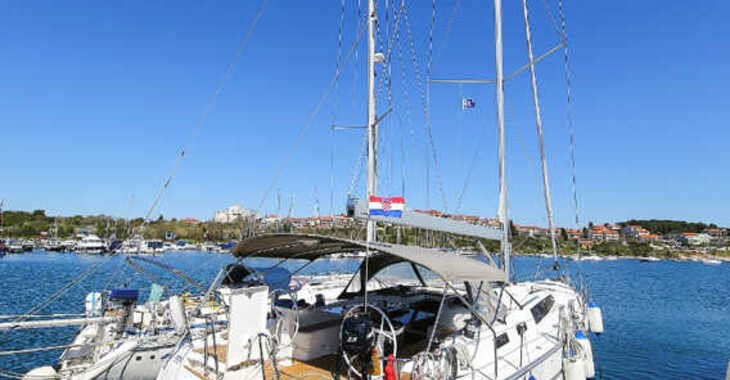 Rent a sailboat in Veruda Marina - Bavaria Cruiser 56 - 5 + 1 cab.