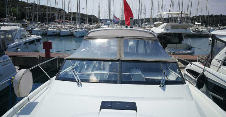 Chartern Sie yacht in Veruda - Bavaria S40 OPEN