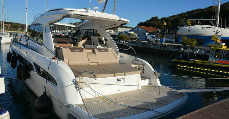 Rent a yacht in Veruda Marina - Bavaria S45 HT