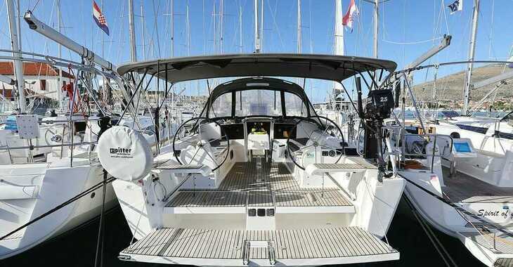 Rent a sailboat in Trogir (ACI marina) - Dufour 382 GL