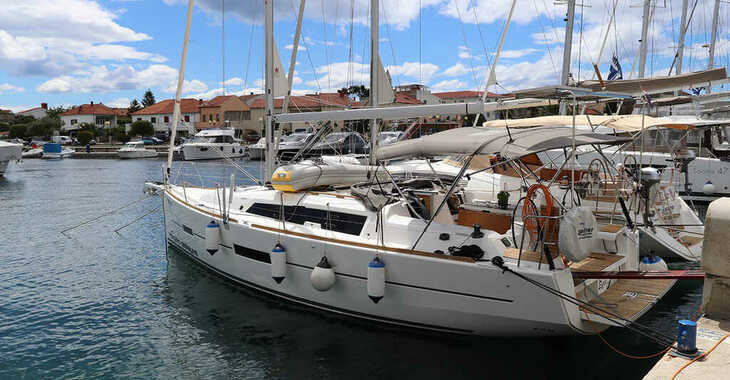 Rent a sailboat in Kornati Marina - Dufour 382 GL
