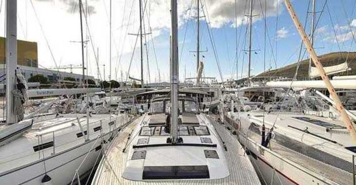 Chartern Sie segelboot in SCT Marina Trogir - Dufour 520 GL