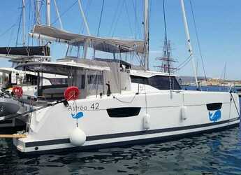 Rent a catamaran in Lavrion Marina - Fountaine Pajot Astrea 42 - 4 + 2 cab.