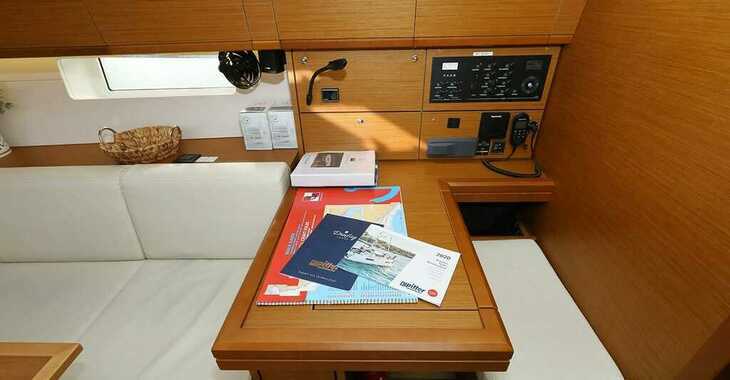 Rent a sailboat in SCT Marina Trogir - Jeanneau 54 - 5 + 1 cab.	
