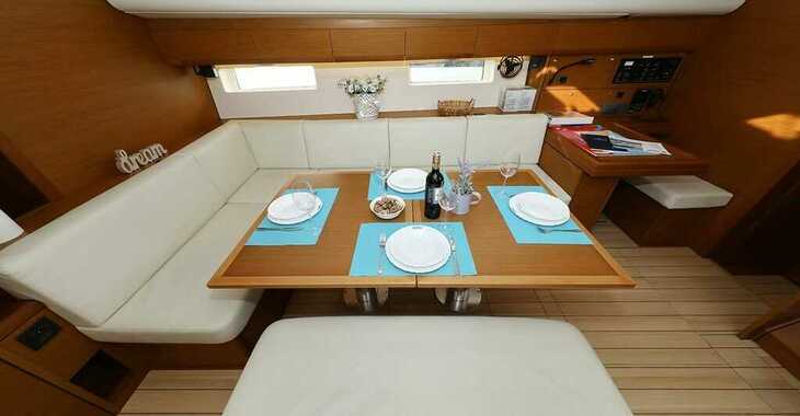 Chartern Sie segelboot in SCT Marina Trogir - Jeanneau 54 - 5 + 1 cab.	
