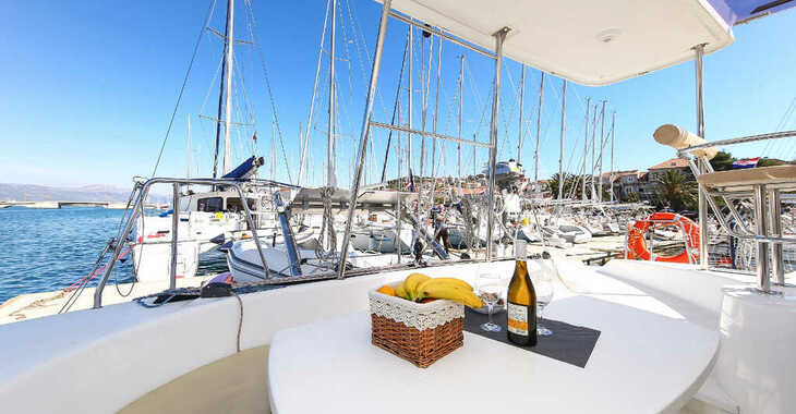 Rent a catamaran in Trogir (ACI marina) - Lagoon 380 S2 - 4 + 2 cab.