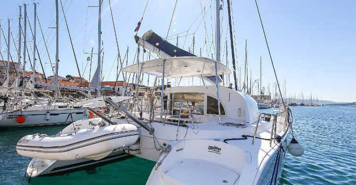 Chartern Sie katamaran in Trogir (ACI marina) - Lagoon 380 S2 - 4 + 2 cab.