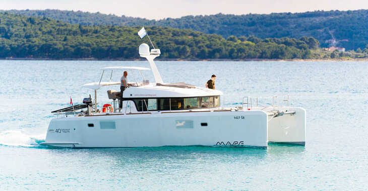 Rent a power catamaran in Marina Mandalina - Lagoon 40 MotorYacht - 3 + 2 cab.