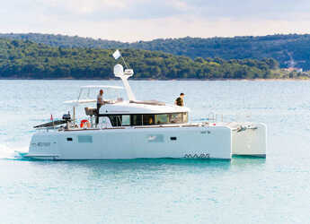 Rent a power catamaran in Marina Mandalina - Lagoon 40 MotorYacht - 3 + 2 cab.