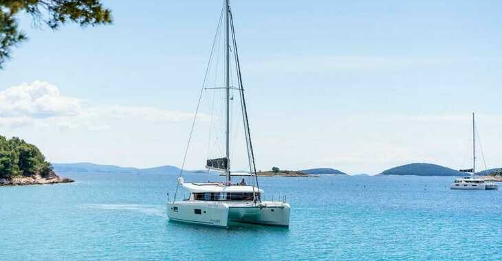 Rent a catamaran in Marina Mandalina - Lagoon 42 - 3 + 2 cab.