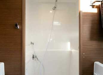 Rent a catamaran in Marina Mandalina - Lagoon 42 - 3 + 2 cab.