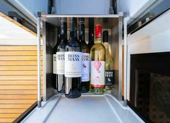 Rent a catamaran in Marina Mandalina - Lagoon 42 - 3 + 2 cab.