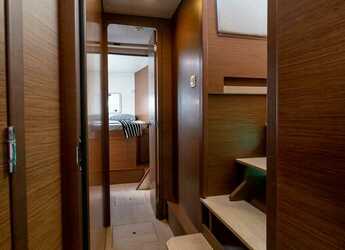 Rent a catamaran in Marina Mandalina - Lagoon 42 - 3 + 2 cab.