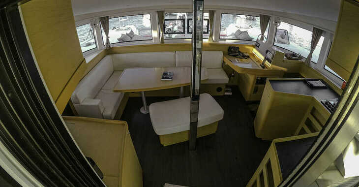 Rent a catamaran in Lavrion Marina - Lagoon 42 - 4 + 2 cab.