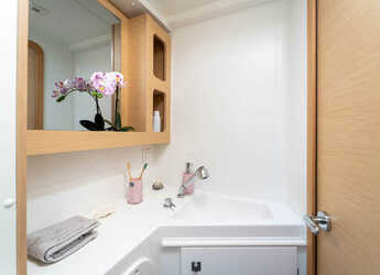 Rent a catamaran in Marina Mandalina - Lagoon 42 - 4 + 2 cab.