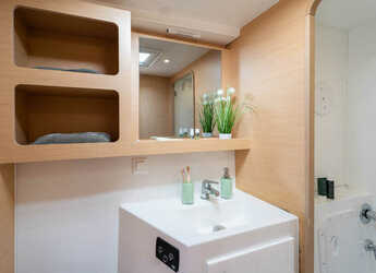 Rent a catamaran in Marina Mandalina - Lagoon 42 - 4 + 2 cab.