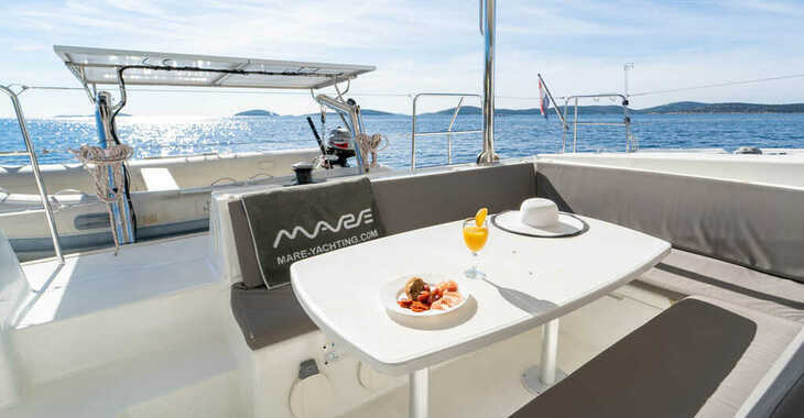Rent a catamaran in Marina Mandalina - Lagoon 421 - 4 + 1 cab.
