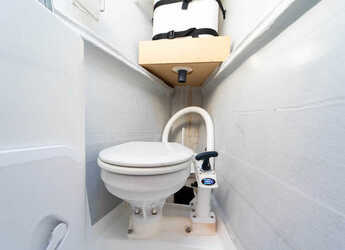 Rent a catamaran in Marina Mandalina - Lagoon 421 - 4 + 1 cab.