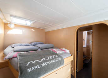 Rent a catamaran in Marina Mandalina - Lagoon 421 - 4 + 1 cab.