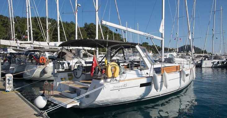 Rent a sailboat in D-Marin Gocek - Oceanis 45 - 3 cab.