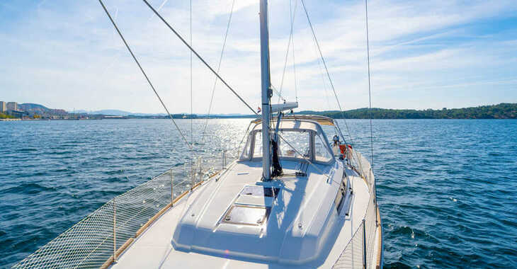 Alquilar velero en Marina Mandalina - Oceanis 38 - 3 cab.
