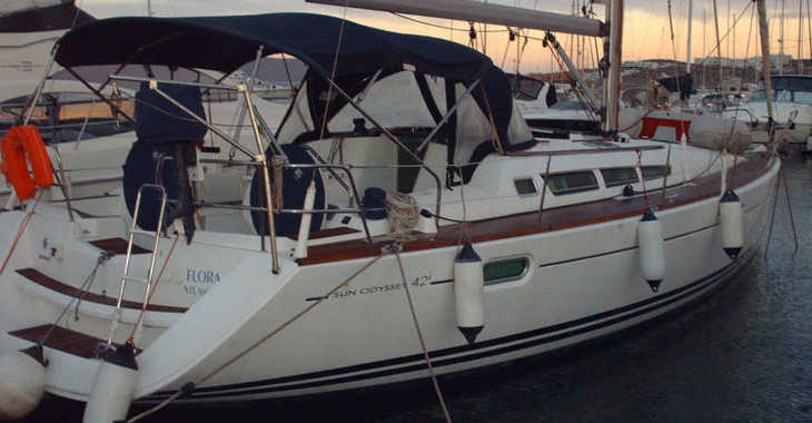 Rent a sailboat in Lavrion Marina - Sun Odyssey 42i