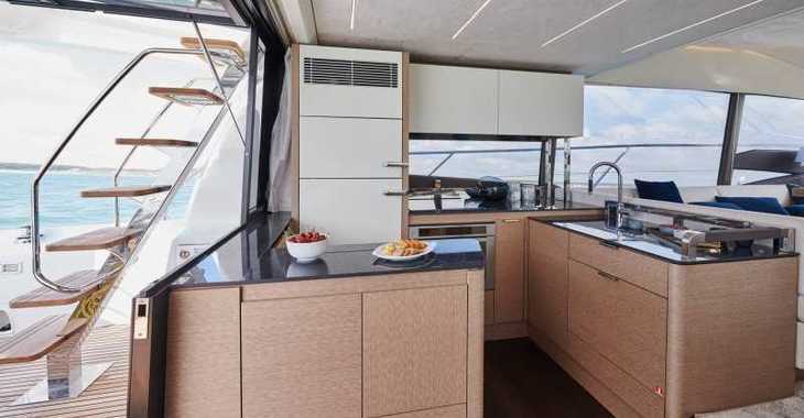 Rent a yacht in ACI Marina Dubrovnik - Prestige 590 Fly