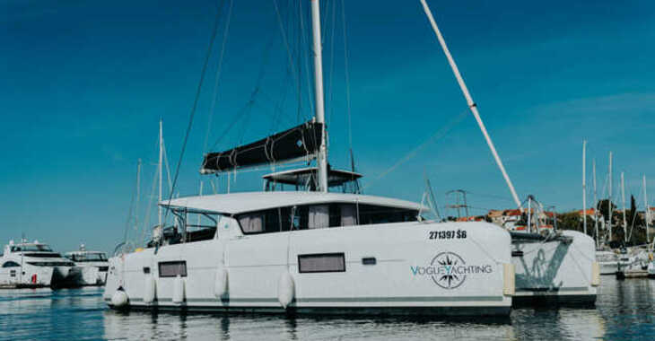 Rent a catamaran in Marina Mandalina - Lagoon 42