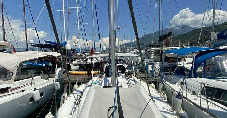 Rent a sailboat in Ece Marina - Oceanis 34