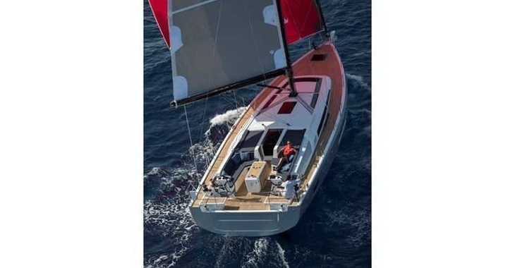 Rent a sailboat in Marina di Portorosa - Oceanis 51.1