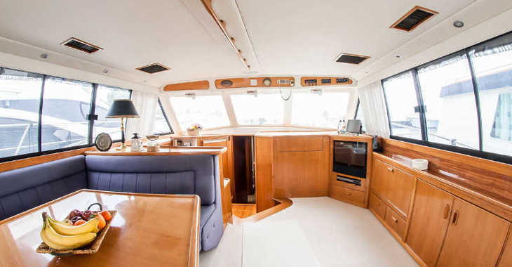 Louer yacht à Alimos Marina - Riviera 48