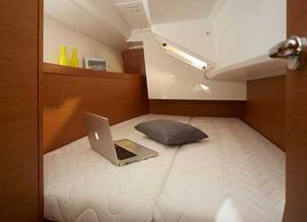 Rent a sailboat in Agana Marina - Sunsail 34- 2/1 (Classic)