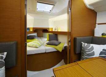 Rent a sailboat in Agana Marina - Sunsail 34- 2/1 (Classic)