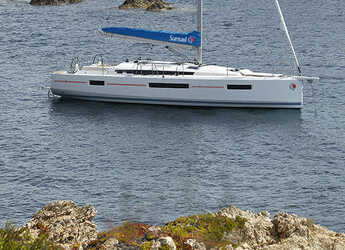 Rent a sailboat in Agana Marina - Sunsail 34- 2/1 (Classic)