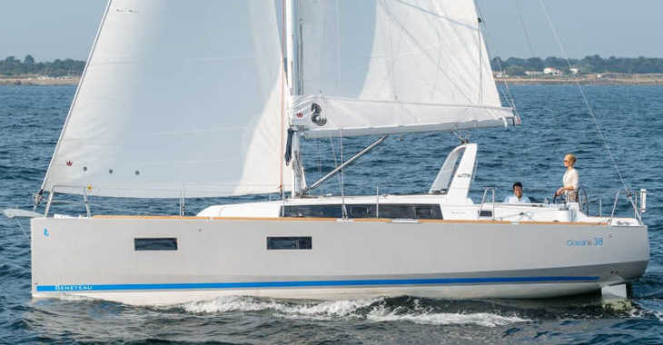 Rent a sailboat in Marina di Portorosa - Oceanis 38 (Classic)