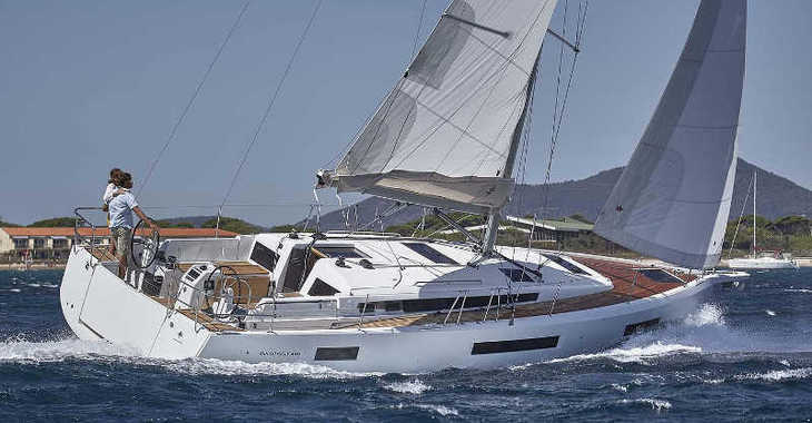 Rent a sailboat in Paros Marina - Sun Odyssey 440