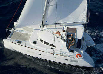 Rent a catamaran in Nidri Marine - Lagoon 380