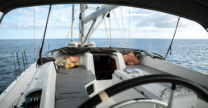 Rent a sailboat in Marina del Sur. Puerto de Las Galletas - Jeanneau 54