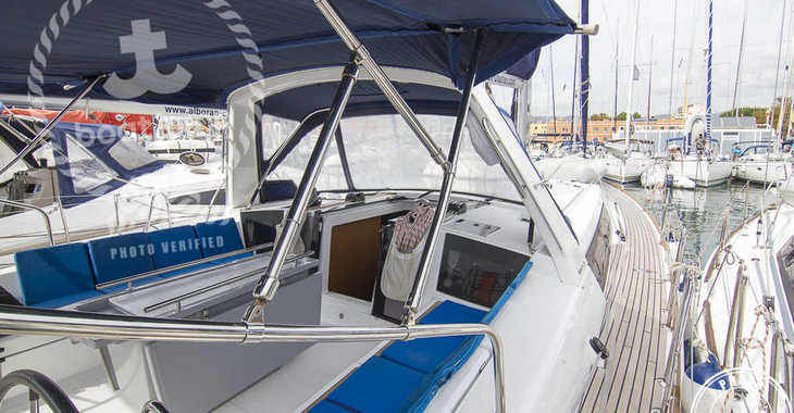 Rent a sailboat in Puerto Deportivo Radazul - Oceanis 45